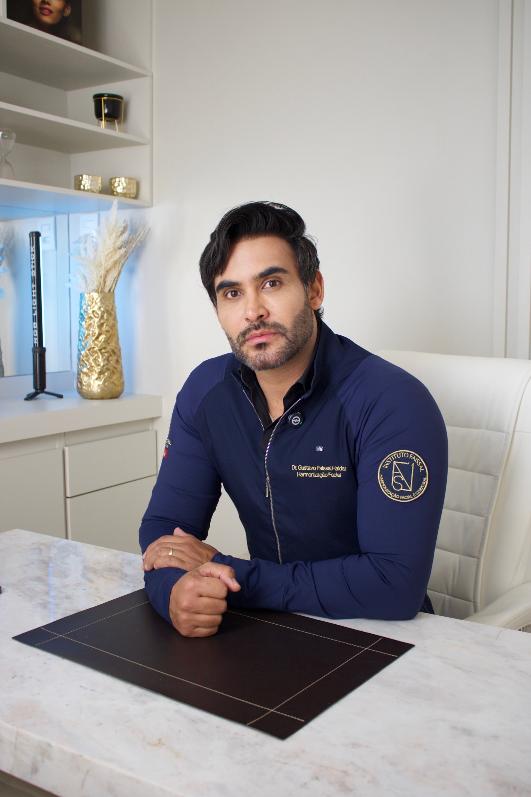 Dr. Gustavo Faissal